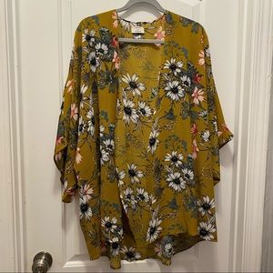 David & Young Floral Kimono